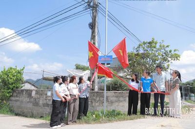 Bàn giao và khánh thành công trình đoạn đường tự quản vùng biên và ra mắt mô hình hỗ trợ phụ nữ khuyết tật