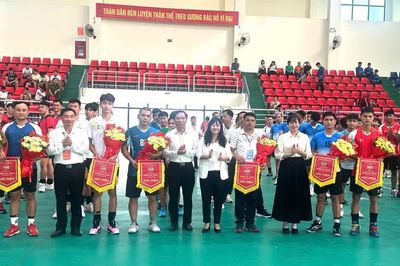 Khai mạc Giải bóng chuyền “Bông lúa vàng” năm 2026