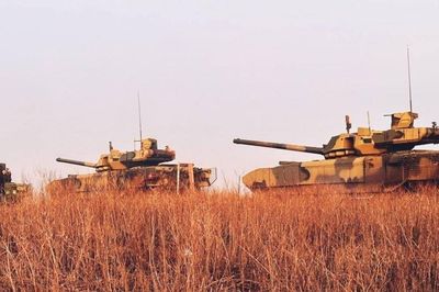 Khả năng xe tăng T-14 Armata của Nga mang pháo 152 mm để tiêu diệt máy bay không người lái