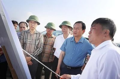 Kiểm tra tiến độ dự án đường liên kết vùng Hòa Bình - Hà Nội và cao tốc Hòa Bình - Mộc Châu