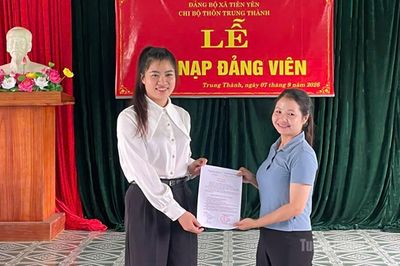 Trẻ hóa đội ngũ đảng viên ở cơ sở