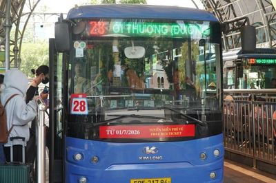 Hành khách đã biết tự xác thực khi đi xe buýt miễn phí tại TP.HCM