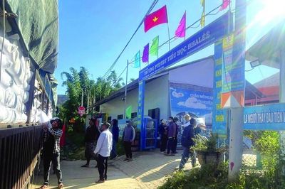 Gạo đến trường vùng xa, ấm tình trước năm học mới