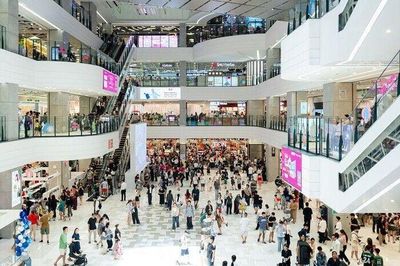 Dịch vụ kéo tăng trưởng kinh tế Tp.HCM lên 9,86% trong quý III