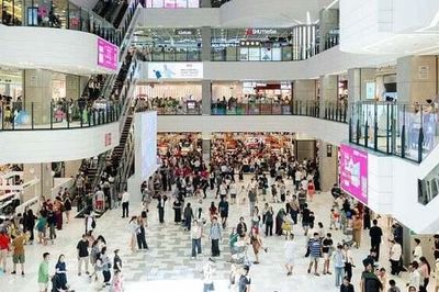 Dịch vụ kéo tăng trưởng kinh tế Tp.HCM lên 9,86% trong quý III