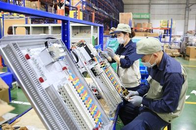 Hà Nội thu từ doanh nghiệp ngoài nhà nước, tiền sử dụng đất tăng mạnh