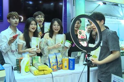 Tăng cường giám sát vi phạm bán hàng qua livestream
