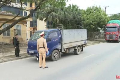 Xử lý 220 trường hợp phương tiện kinh doanh vận tải vi phạm giao thông