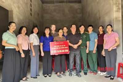 Xã Hòa An trao kinh phí hỗ trợ xóa nhà tạm, nhà dột nát cho hộ gia đình khó khăn