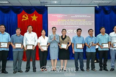 Nâng cao năng lực lãnh đạo, quản lý cho cán bộ cấp xã trong giai đoạn mới