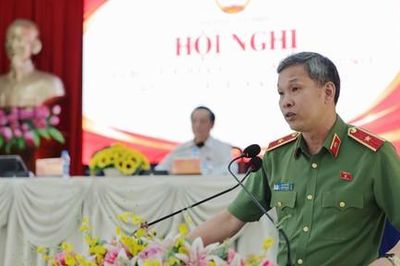 Thiếu tướng Tạ Văn Đẹp tiếp xúc cử tri trước thềm Kỳ họp thứ hai, Quốc hội khóa XVI