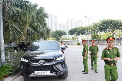 Công an phường Xuân Đỉnh tăng cường xử lý vi phạm trật tự đô thị sau phản ánh