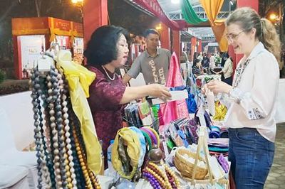Đánh thức thị trường quà tặng làng nghề