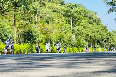 Rời nội đô hơn 30 km, sinh viên sống thế nào ở Hòa Lạc?