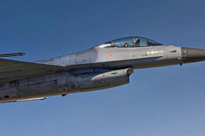 Phi đội F-16 Ukraine lâm vào cảnh 'thiếu trước hụt sau'
