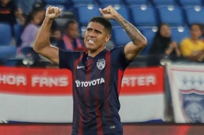 Chân sút vừa lập hat-trick cho đội tuyển Malaysia đã từng ghi bàn ở Việt Nam