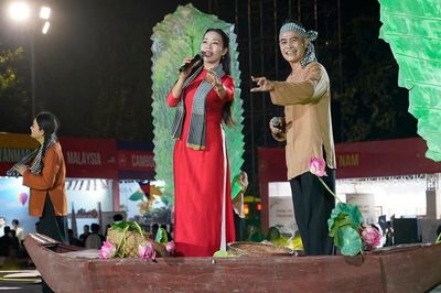 Tuồng, chèo, cải lương lan tỏa tại Lễ hội Văn hóa thế giới tại Hà Nội lần thứ hai