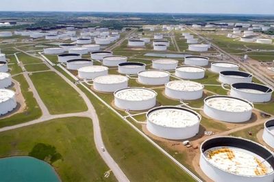 Giá xăng dầu hôm nay (3-10): Giá dầu giảm sau khi châu Âu đồng ý xả kho dự trữ diesel