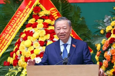 Phát huy truyền thống, tiếp tục cống hiến vì hạnh phúc và bình yên của nhân dân