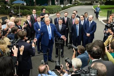 Siêu trí tuệ hay trí tuệ nhân tạo: Tổng thống Trump có đúng khi đổi tên AI?