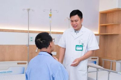 28 tuổi, bỏ điều trị ung thư, khối hạch cổ phình lên 10 cm rồi bất ngờ thu nhỏ 80%