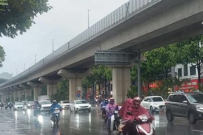 Dự báo thời tiết ngày 4/10: Bắc Bộ chuyển lạnh, Nam Bộ mưa dông