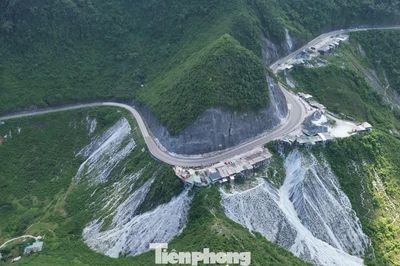 Đèo Đá Trắng có gì đặc biệt mà ai đi Tây Bắc cũng phải dừng chân?