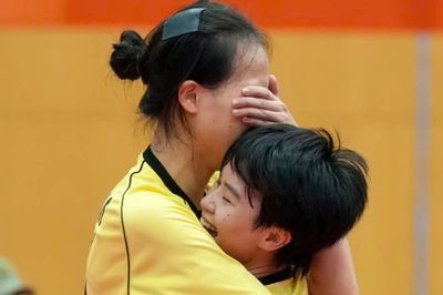 Cầu mây 4 nữ Việt Nam khiến dân mạng ngả mũ thán phục