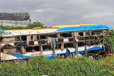 Thông tin mới vụ xe khách lao khỏi cao tốc Pháp Vân - Cầu Giẽ làm 4 người tử vong