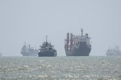 Iran xem xét cấm tàu Israel và các nước thù địch đi qua eo biển Hormuz