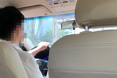 Từng trách bố mẹ dạy mình như 'người lính', gần 40 tuổi tôi mới hiểu một điều