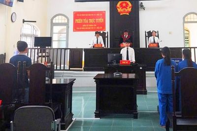 Ba bị cáo lĩnh tổng cộng 13 năm 6 tháng tù vì chứa chấp, môi giới mại dâm