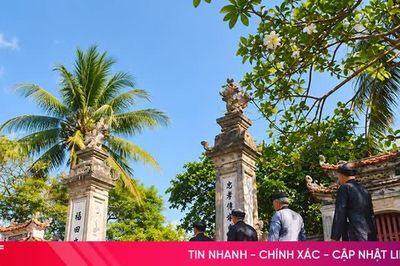 Những nếp làng giữ bản sắc quê hương