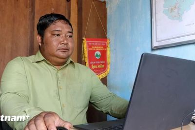 Người uy tín làm nhiệm vụ 'kép,' vừa giữ rừng vừa giữ bình yên buôn làng