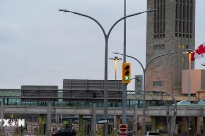 Biên giới Mỹ-Canada được thắt chặt sau lệnh cấm nhập khẩu của chính quyền Trump