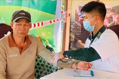 Tập trung tháo gỡ khó khăn trong khám sức khỏe cho người dân