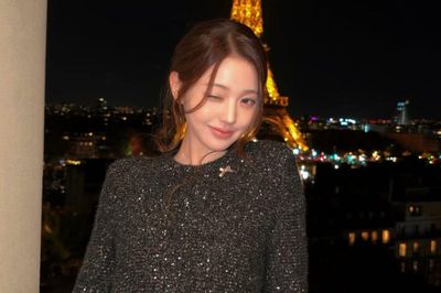 Jang Won Young (IVE) 'lột xác' đầy quyến rũ tại Pháp