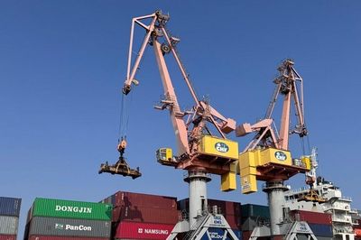 Xuất nhập khẩu 9 tháng đạt trên 888 tỷ USD, tái lập trạng thái xuất siêu