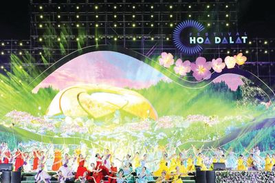 Đón festival bằng những mùa hoa mới