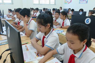 Phường Dương Nội đồng hành cùng học sinh trong kỷ nguyên mới