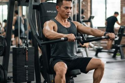 Nam giới tuổi 40, tập cơ ngực bao nhiêu buổi mỗi tuần là đủ?