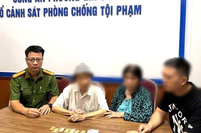 Cụ ông 92 tuổi bị lẫn, đi lạc mang theo 7 cây vàng