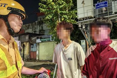 Hà Nội: Tuần tra đêm, xử lý hàng chục thanh thiếu niên vi phạm giao thông