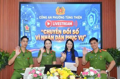Công an phường ở Hà Nội livestream giải đáp trực diện từ bẫy lừa đảo đến chuyện vỉa hè