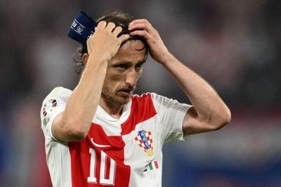 Thất bại khiến Modric xấu hổ lần đầu sau 20 năm