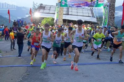 Hơn 500 vận động viên chinh phục đường đá cổ Pa Vi tại Lai Châu
