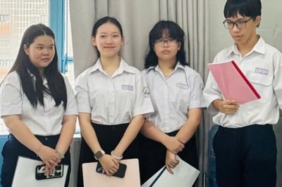 Họp phụ huynh không nói về quỹ trường, quỹ lớp: Những 'tâm thư' gửi gắm ở hộc bàn