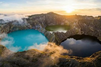 Bí ẩn Kelimutu- ba hồ nước trên cùng một ngọn núi liên tục đổi màu
