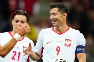 Lewandowski vượt mặt Ronaldo ở Nations League