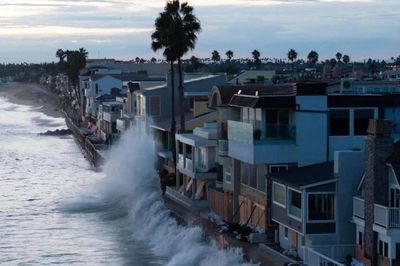 El Niño làm gia tăng nguy cơ ngập lụt, xói mòn bờ Tây nước Mỹ
